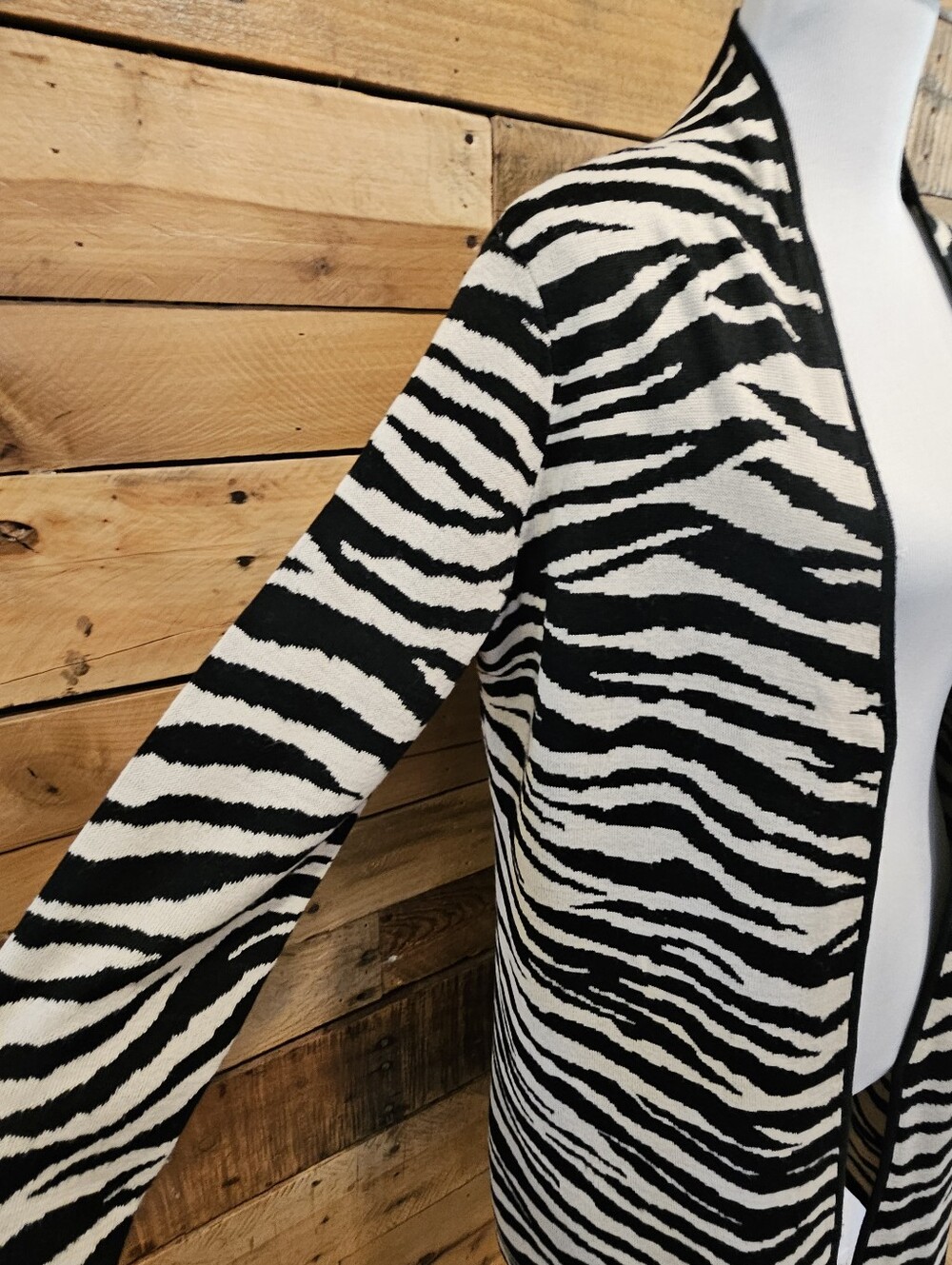 Evan Picone Black & Cream Zebra Print Long Open-Front Cardigan Sweater Size L - Picture 3 of 5